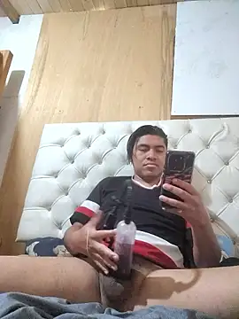 Snapshot of Hendradx98 chatting on March 20, 2:33 pm Hendradx98 online show from March 20, 2:33 pm