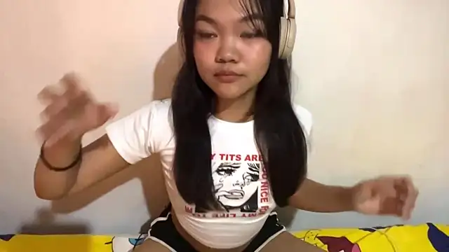 LynneCharley online show from March 17, 4:17 am