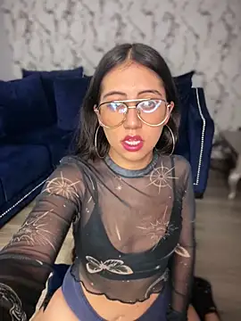 Lunaliaa  online show from March 14, 5:24 am