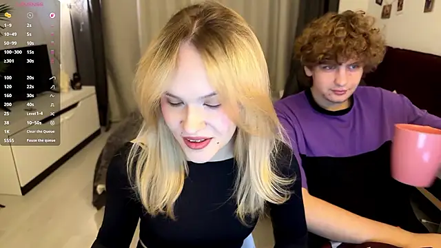 Snapshot of minions2 chatting on March 9, 1:20 am minions2 online show from March 9, 1:20 am