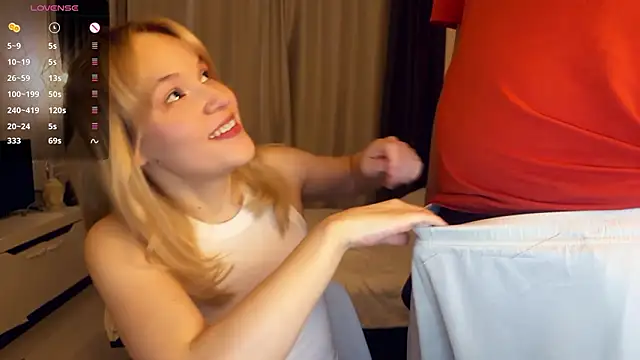 Snapshot of minions2 chatting on March 16, 9:30 pm minions2 online show from March 16, 9:30 pm