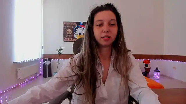 Snapshot of Ellina_Star chatting on May 26, 8:21 am Ellina Star online show from May 26, 8:21 am
