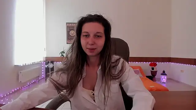 Snapshot of Ellina_Star chatting on June 2, 8:16 am Ellina Star online show from June 2, 8:16 am