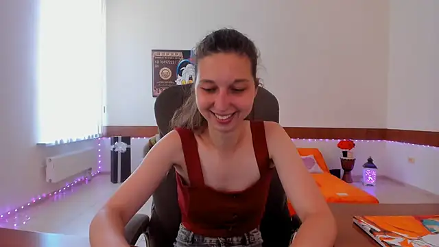 Snapshot of Ellina_Star chatting on July 7, 8:18 am Ellina Star online show from July 7, 8:18 am