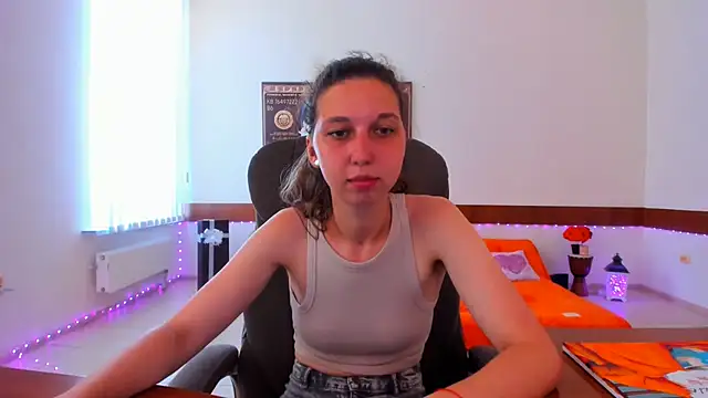 Snapshot of Ellina_Star chatting on July 14, 8:19 am Ellina Star online show from July 14, 8:19 am