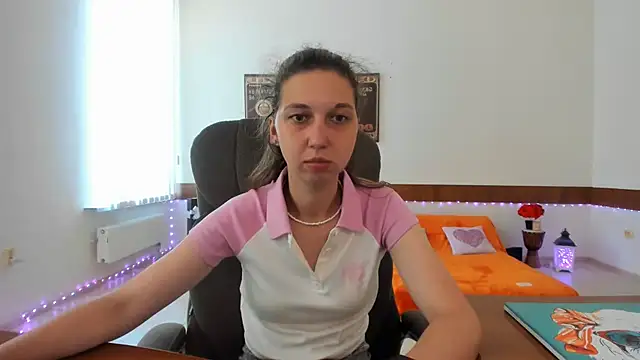 Snapshot of Ellina_Star chatting on July 28, 8:21 am Ellina Star online show from July 28, 8:21 am