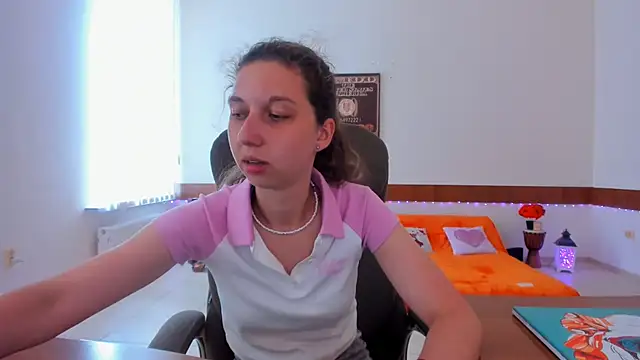 Snapshot of Ellina_Star chatting on July 28, 11:17 am Ellina Star online show from July 28, 11:17 am
