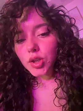 Snapshot of Ally_belle chatting on June 12, 1:15 am Ally belle online show from June 12, 1:15 am