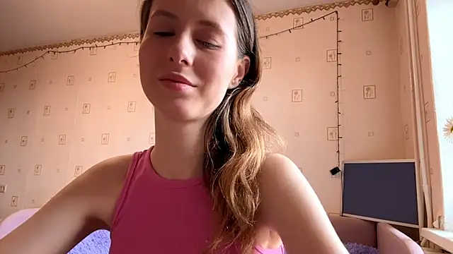 Snapshot of AlesiaGurevich chatting on July 7, 7:45 am AlesiaGurevich online show from July 7, 7:45 am
