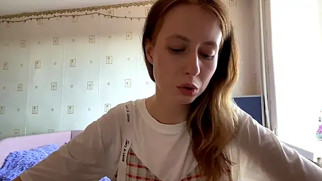 Snapshot of AlesiaGurevich chatting on August 3, 1:27 pm AlesiaGurevich online show from August 3, 1:27 pm