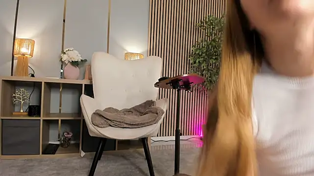 Velvet Spell online show from June 19, 2:49 am