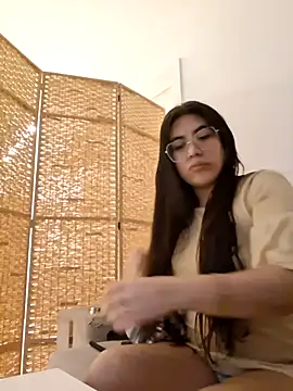 Snapshot of MIA--30 chatting on March 6, 6:04 pm MIA--30 online show from March 6, 6:04 pm