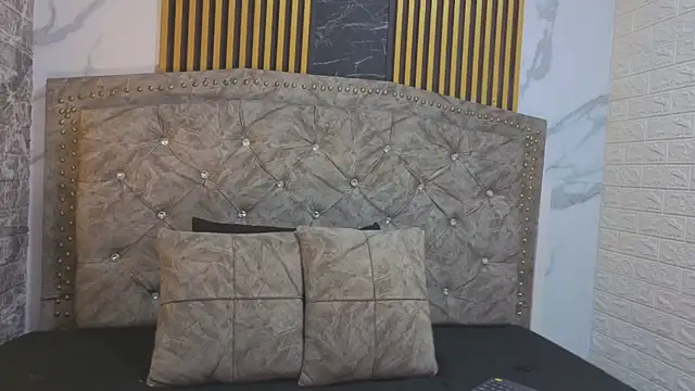Snapshot of LyraenBlue chatting on June 10, 2:38 pm LyraenBlue online show from June 10, 2:38 pm