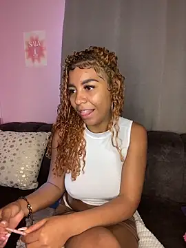 ThePrettyTiana online show from April 27, 9:02 pm