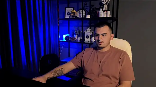 Snapshot of AlexRay22 chatting on March 15, 6:14 pm AlexRay22 online show from March 15, 6:14 pm