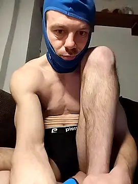 Snapshot of MatusCaddy chatting on April 12, 2:49 am MatusCaddy online show from April 12, 2:49 am