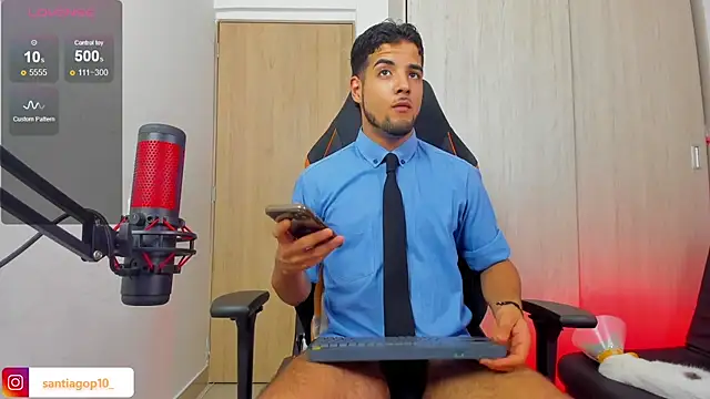 Snapshot of Alexx_Lord chatting on May 29, 2:42 am Alexx Lord online show from May 29, 2:42 am