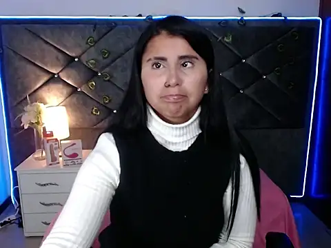 Alisha Gamskar13 online show from April 29, 1:04 pm