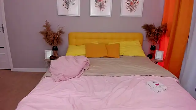 ShanyDillon online show from May 2, 7:02 am