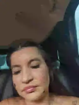 Snapshot of Pretty_Julieta chatting on June 14, 6:10 pm Pretty Julieta online show from June 14, 6:10 pm