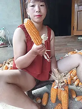 Snapshot of Fiona_2026 chatting on July 7, 8:18 am Fiona 2026 online show from July 7, 8:18 am