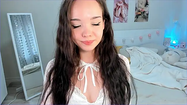 Snapshot of Milly_Lane chatting on March 31, 3:19 am Milly Lane online show from March 31, 3:19 am