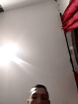 Snapshot of TuCanero23cm chatting on March 27, 5:13 am TuCanero23cm online show from March 27, 5:13 am