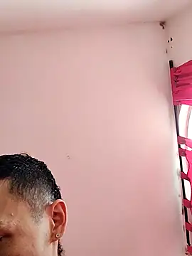 Snapshot of TuCanero23cm chatting on April 12, 1:38 pm TuCanero23cm online show from April 12, 1:38 pm