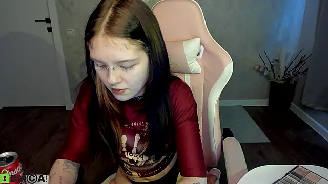 Snapshot of Lina-XD chatting on June 6, 8:41 am Lina-XD online show from June 6, 8:41 am