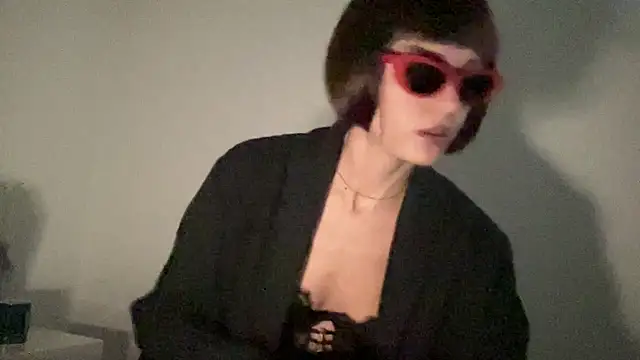 Snapshot of SlowVenomXX chatting on March 11, 1:39 pm SlowVenomXX online show from March 11, 1:39 pm