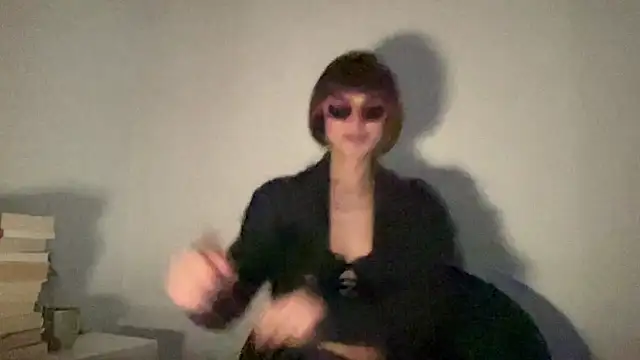 Snapshot of SlowVenomXX chatting on March 16, 3:05 pm SlowVenomXX online show from March 16, 3:05 pm