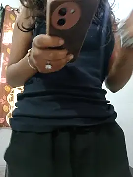 Snapshot of Itz_ishu chatting on April 8, 2:55 am Itz ishu online show from April 8, 2:55 am