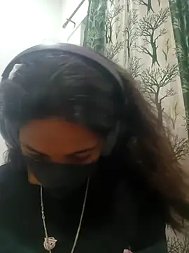Snapshot of Itz_ishu chatting on April 12, 3:39 pm Itz ishu online show from April 12, 3:39 pm