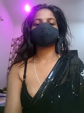Snapshot of Itz_ishu chatting on April 15, 10:44 am Itz ishu online show from April 15, 10:44 am