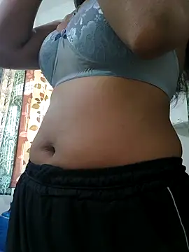 Snapshot of Itz_ishu chatting on April 18, 3:43 am Itz ishu online show from April 18, 3:43 am