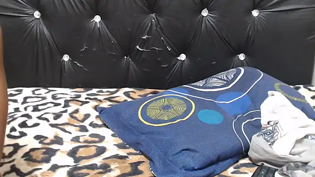 Snapshot of TallGoddessX_ chatting on June 13, 2:42 am TallGoddessX online show from June 13, 2:42 am