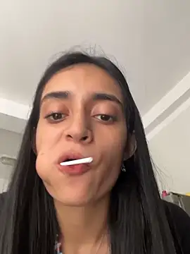 Snapshot of leilani_X chatting on May 5, 3:31 pm leilani X online show from May 5, 3:31 pm
