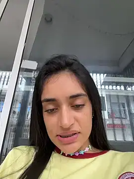 Snapshot of leilani_X chatting on June 1, 1:35 pm leilani X online show from June 1, 1:35 pm