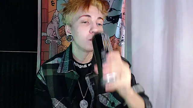 ray-taylorrr online show from March 14, 1:38 pm