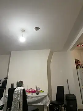 Snapshot of Giullyaxxx chatting on March 13, 1:18 pm Giullyaxxx online show from March 13, 1:18 pm