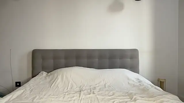 alyrasun online show from March 11, 6:08 am