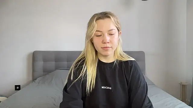 alyrasun online show from May 3, 7:14 am