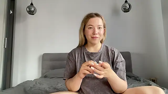 alyrasun online show from July 18, 9:35 am