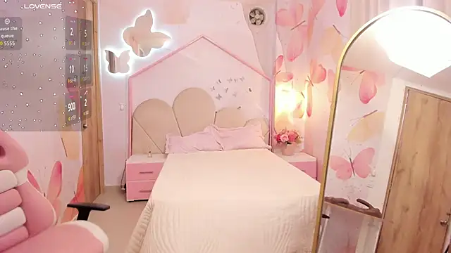 emilynaughty   online show from March 12, 7:53 pm