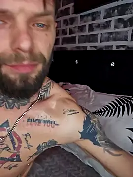 Snapshot of Blue_ey chatting on March 17, 8:12 pm Blue ey online show from March 17, 8:12 pm