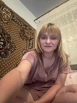 Snapshot of lovely_angel_baby chatting on June 6, 8:35 pm lovely angel baby online show from June 6, 8:35 pm