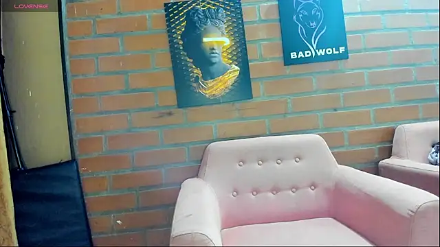 Snapshot of Badwolf818_ chatting on April 17, 9:01 am Badwolf818 online show from April 17, 9:01 am