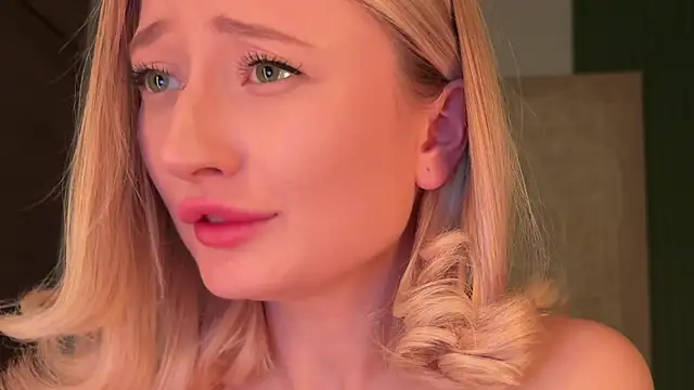 Wendy Amberr online show from March 13, 4:35 pm