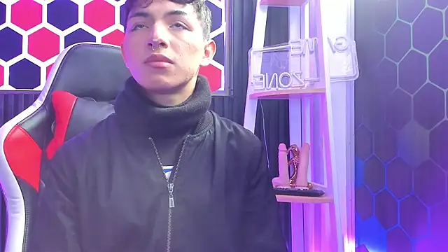 Snapshot of Cristopher_Wild chatting on June 2, 8:22 pm Cristopher Wild online show from June 2, 8:22 pm