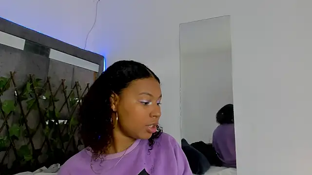 tatianasquirthot online show from April 3, 7:01 pm